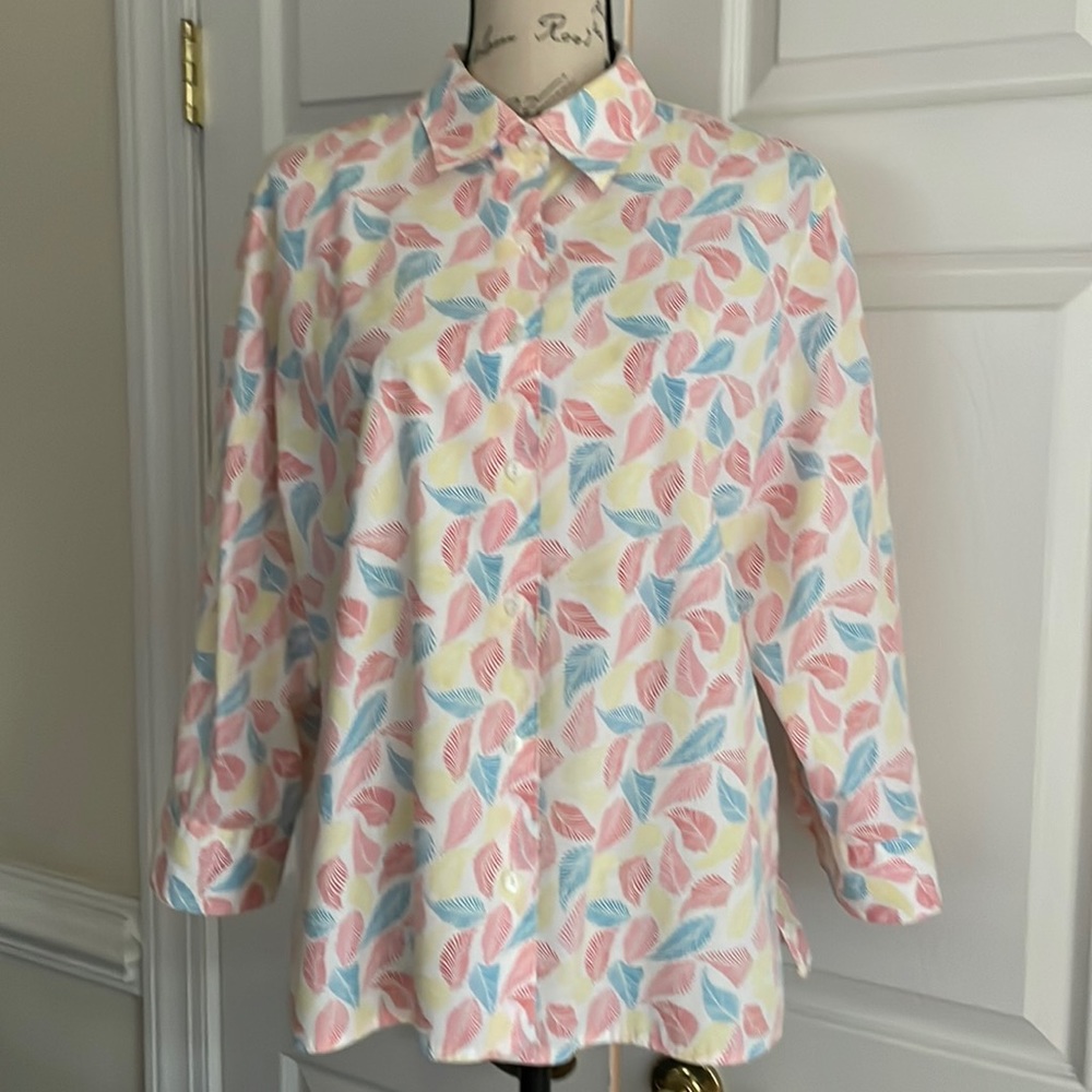 019. Foxcroft buttons down shirt